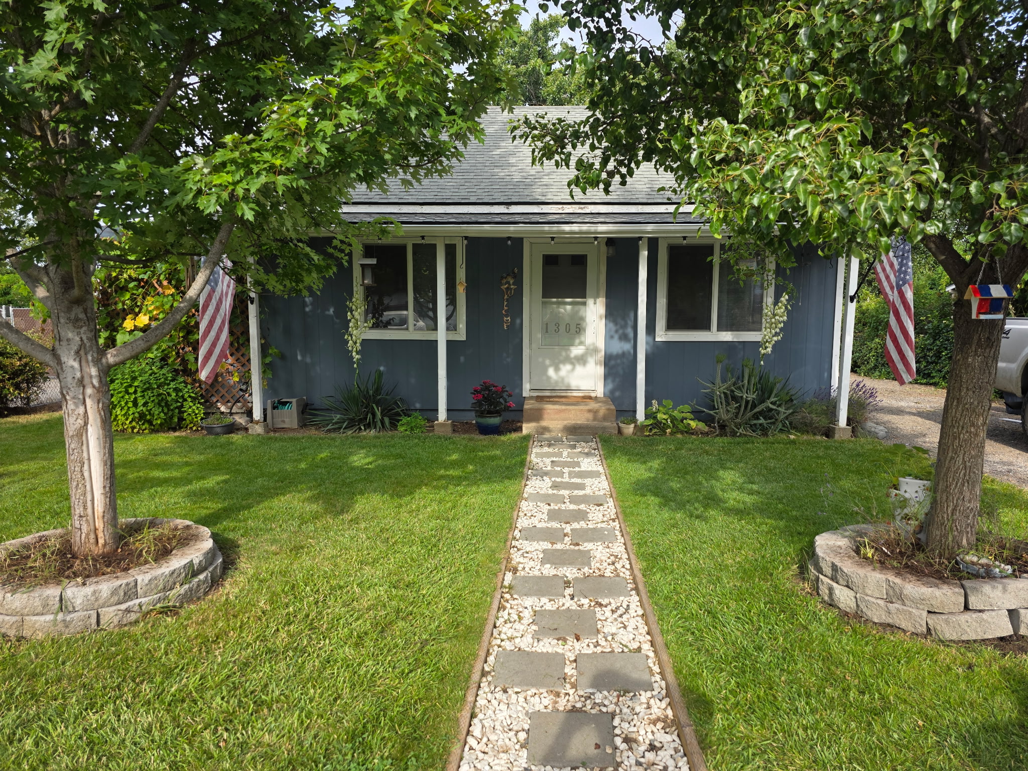1305 Woodland Avenue