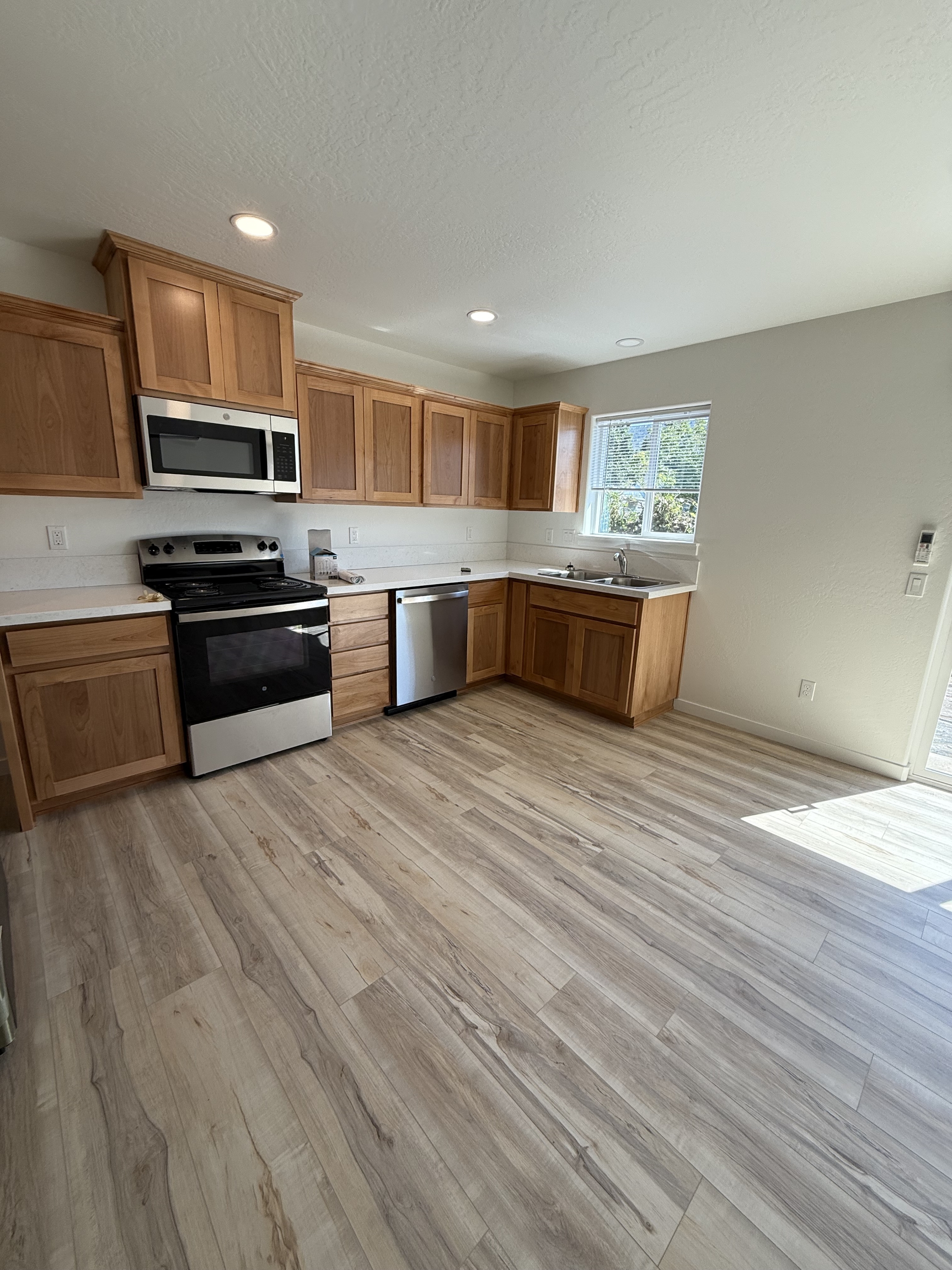 1321 Northeast 7th Street C - c